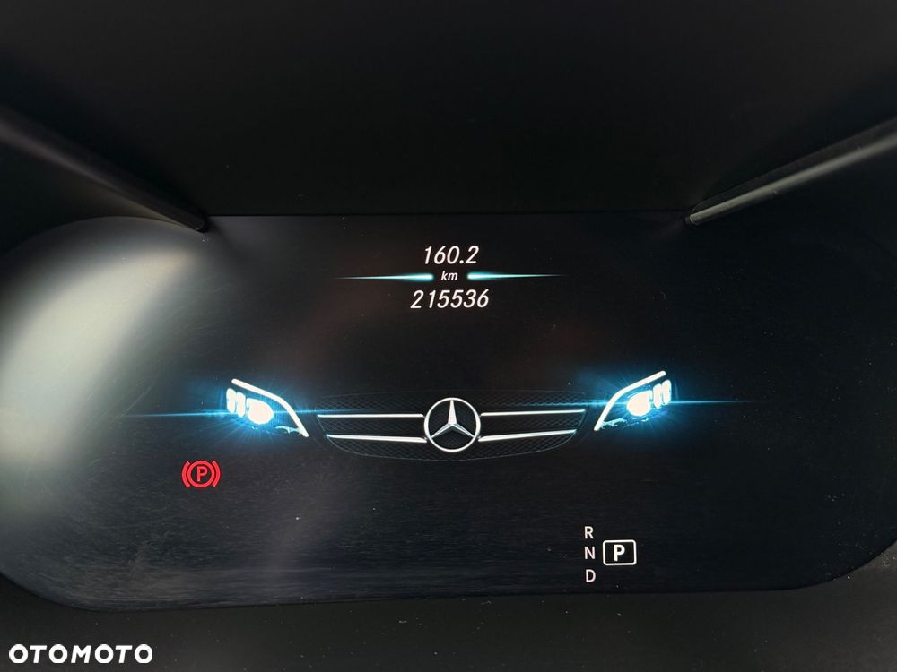 Mercedes-Benz Klasa C 220 d 4MATIC 9G-TRONIC - 36