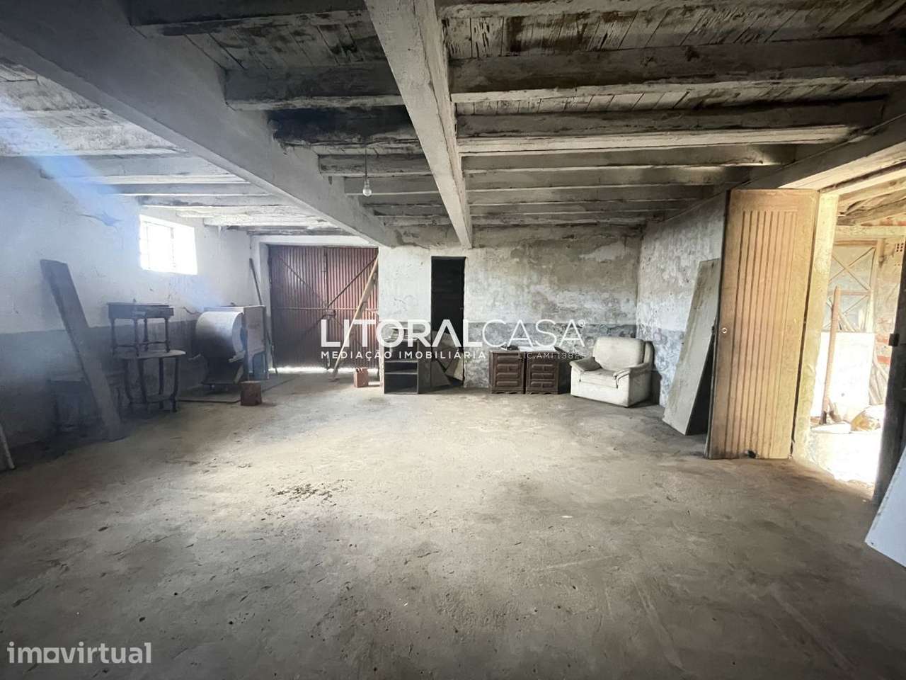 Moradia T3 para Recuperar com Terreno de 730 m² – A Poucos Minutos - Grande imagem: 2/18