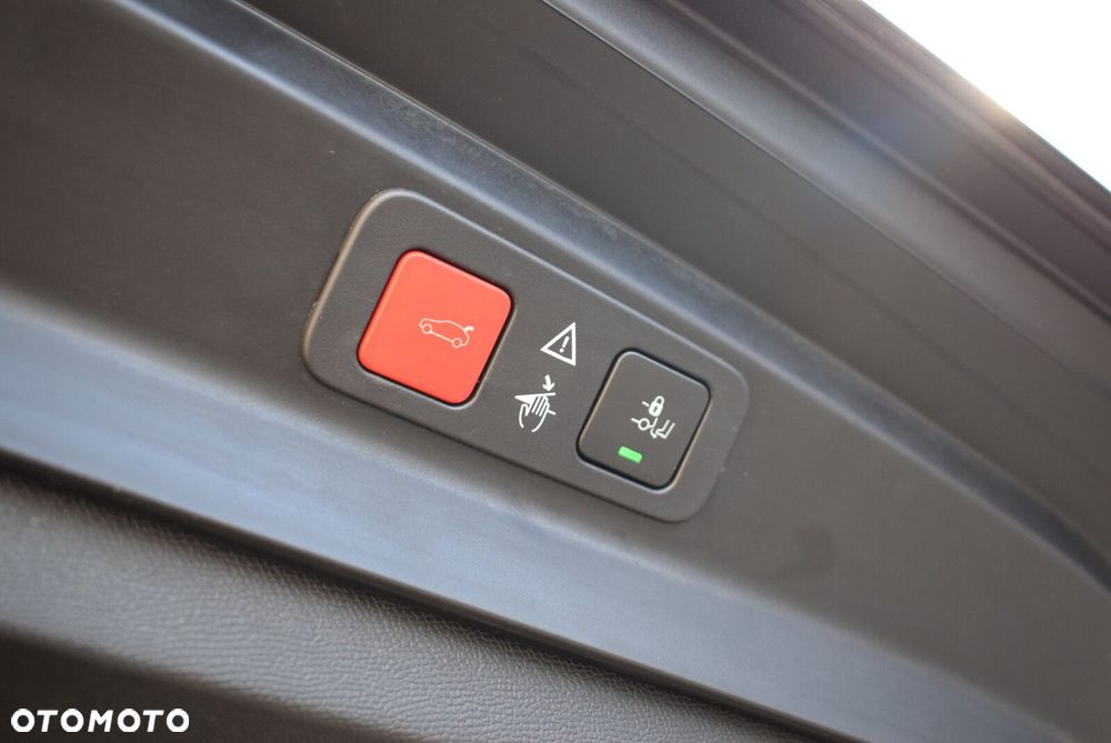 Peugeot 5008 1.5 BlueHDi Allure S&S EAT8 - 36