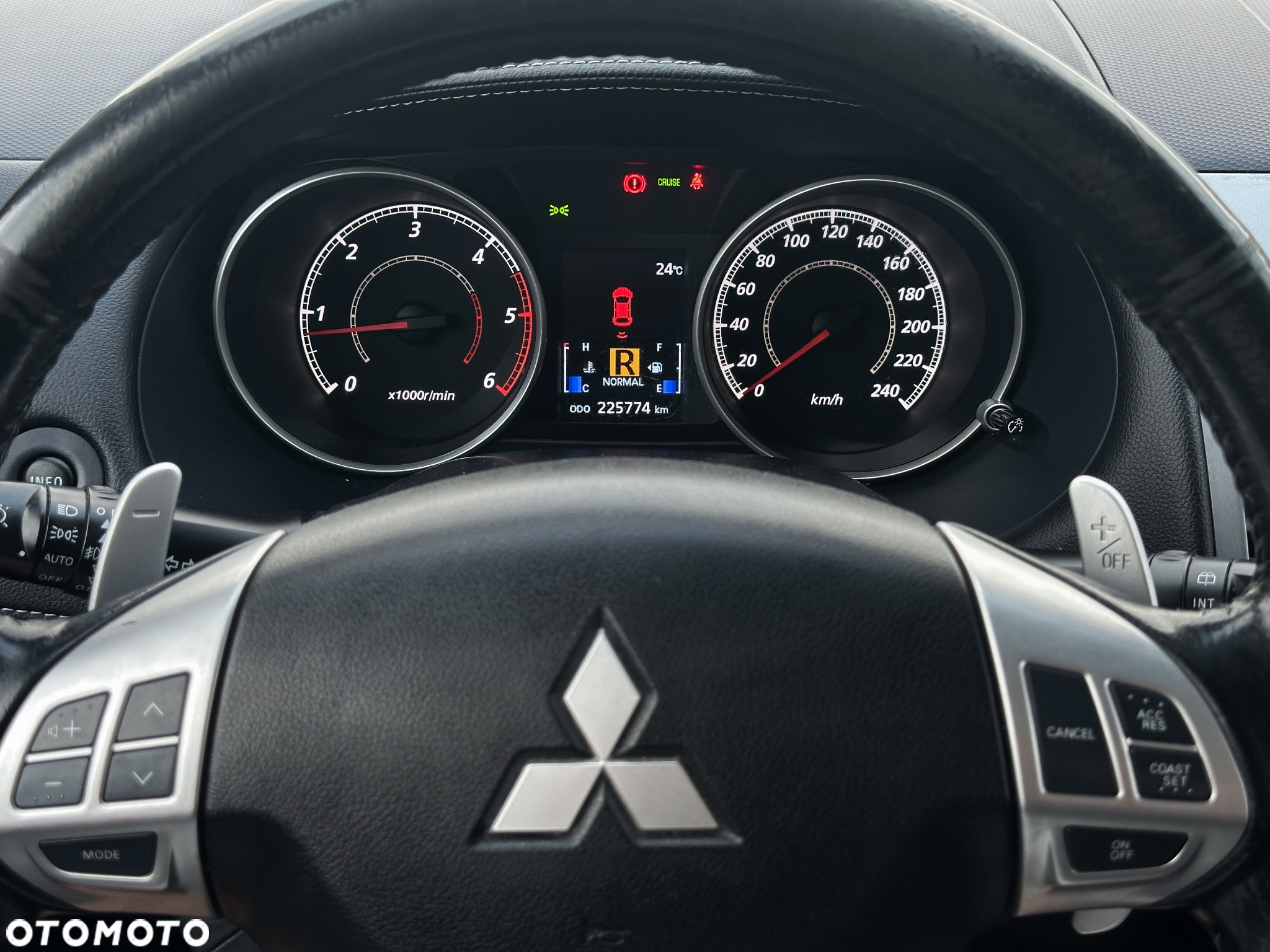 Mitsubishi Outlander 2.2 DI-D 4WD TC-SST Instyle - 19