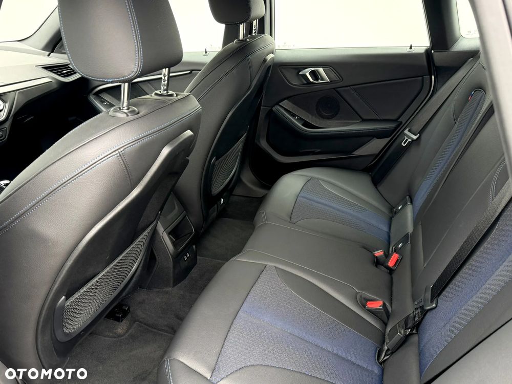 BMW Seria 2 218i - 10