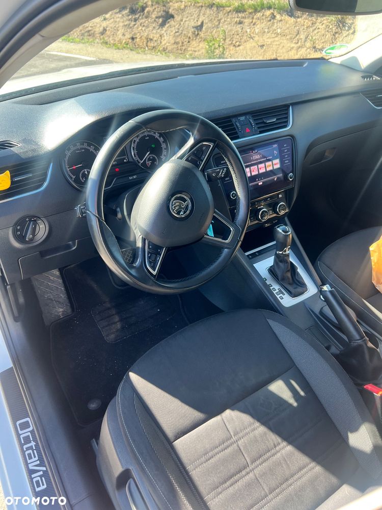 Skoda Octavia 1.6 TDI DSG Premium Edition - 10