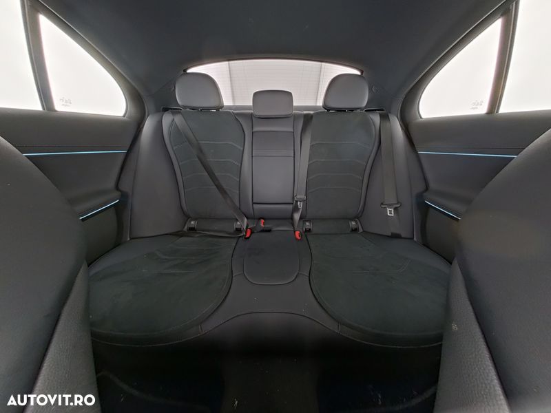 Mercedes-Benz E 200 MHEV - 5