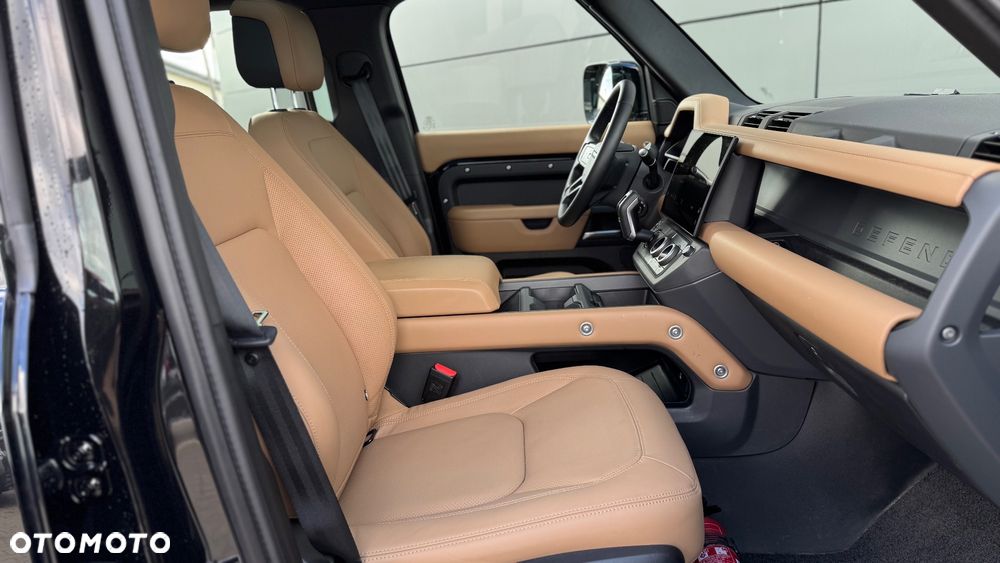 Land Rover Defender 3.0 D250 mHEV X-Dynamic HSE - 13