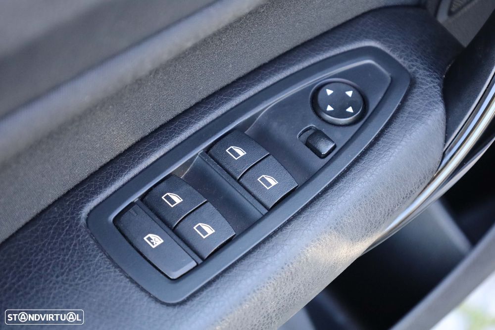 BMW 116 d Pack M - 23