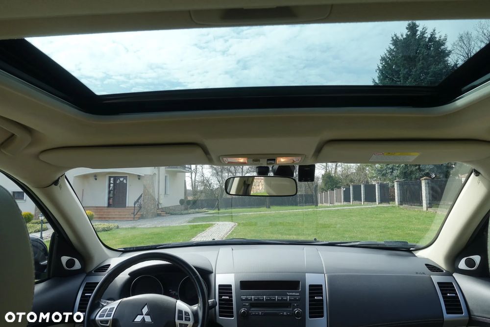 Mitsubishi Outlander 2.0 DID Intense + - 19