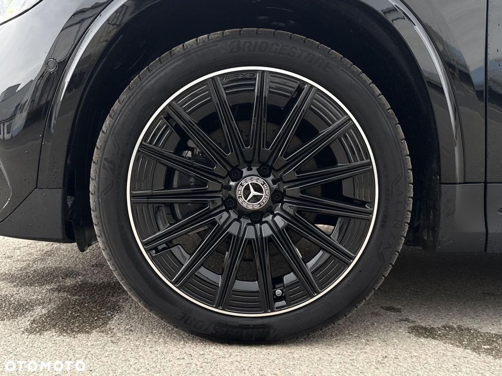 Mercedes-Benz GLA - 23