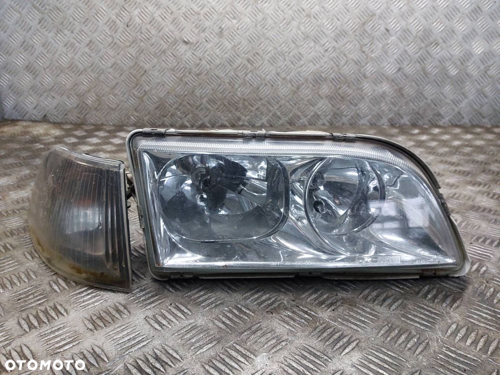 LAMPA PRAWY PRZÓD + KIERUNKOWSKAZ VOLVO V40 S40 I LIFT 30899683 - 1