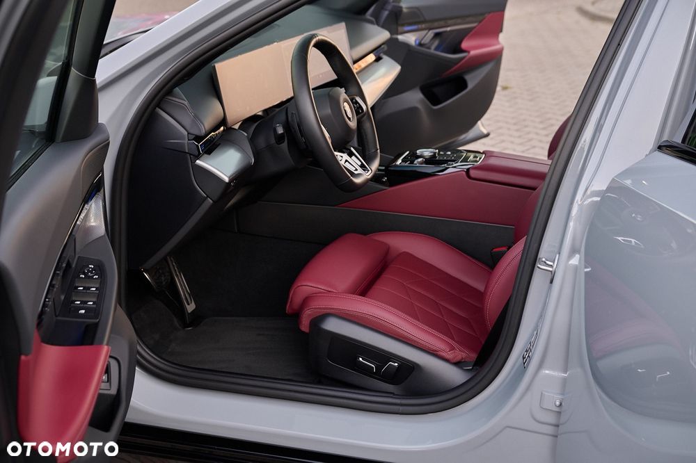 BMW Seria 5 520d xDrive - 24