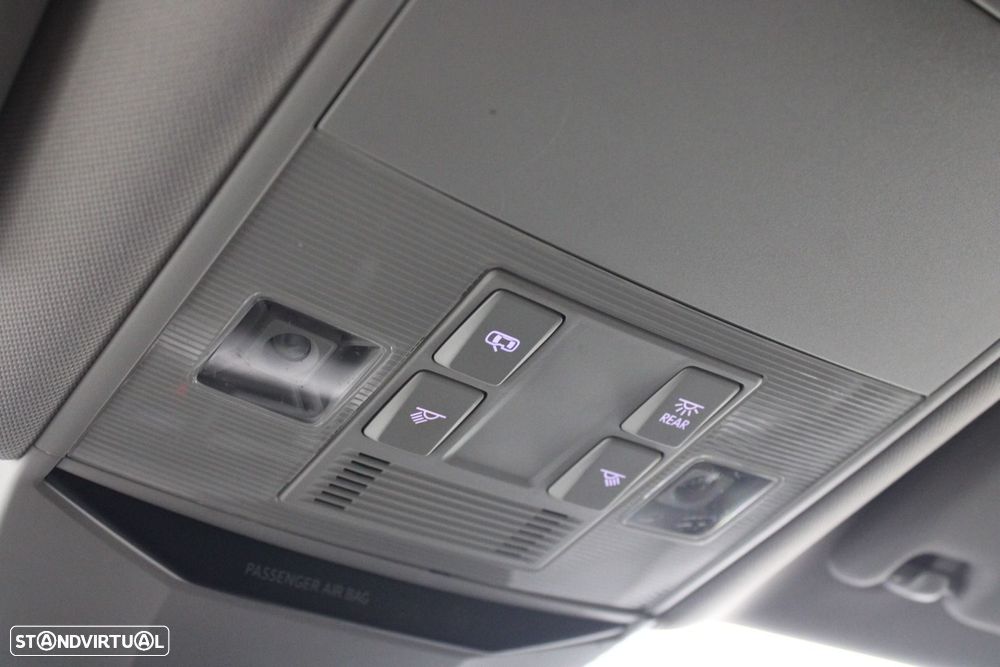 VW Passat Variant 2.0 TDI Business DSG - 32