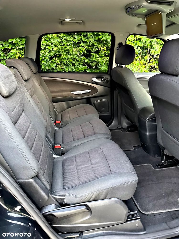 Ford S-Max - 12
