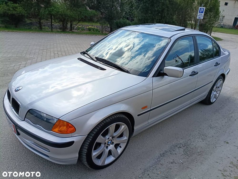 BMW Seria 3 318i - 4