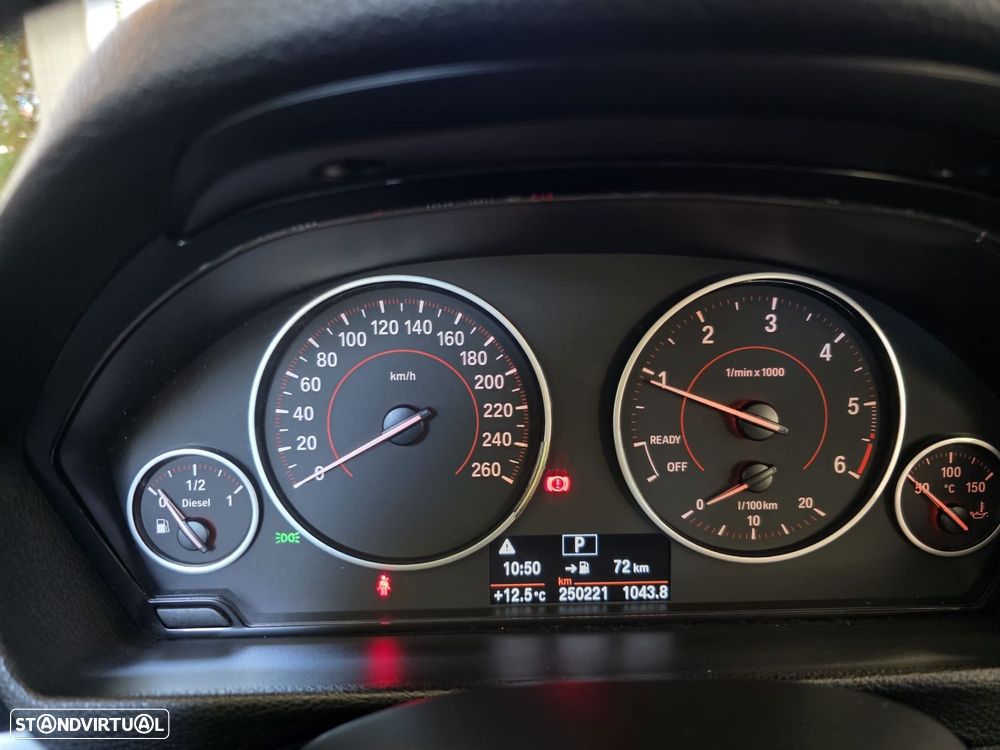 BMW 318 d Touring Line Sport Auto - 26