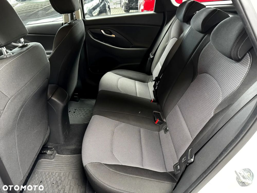 Hyundai i30 1.5 DPI Comfort - 10
