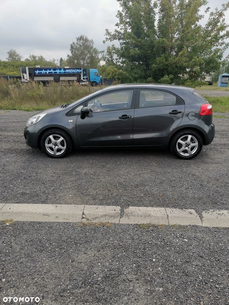 Kia Rio - 22