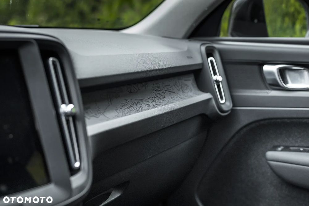 Volvo XC 40 T3 Momentum Core - 23