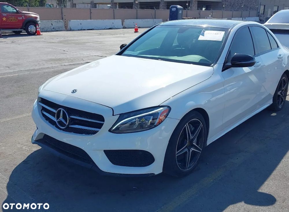 Mercedes-Benz Klasa C 300 9G-TRONIC AMG Line - 1