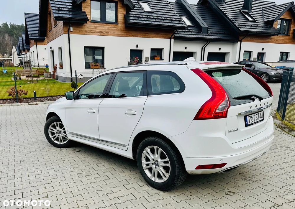 Volvo XC 60 D5 AWD Geartronic Summum - 6