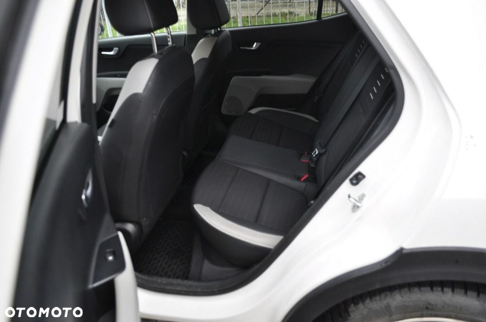 Kia Stonic - 10