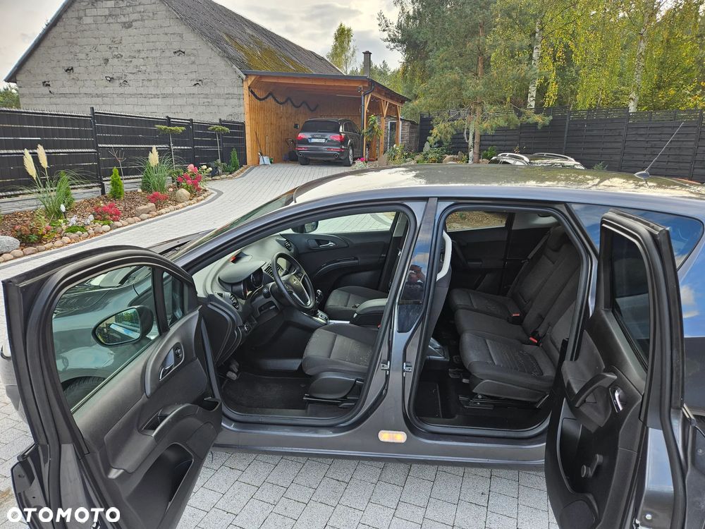 Opel Meriva - 11