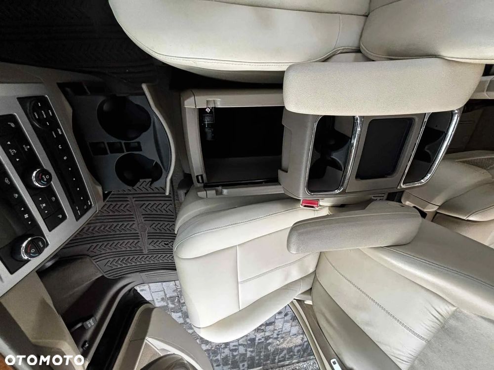 Chrysler Town & Country 4.0 Limited - 16