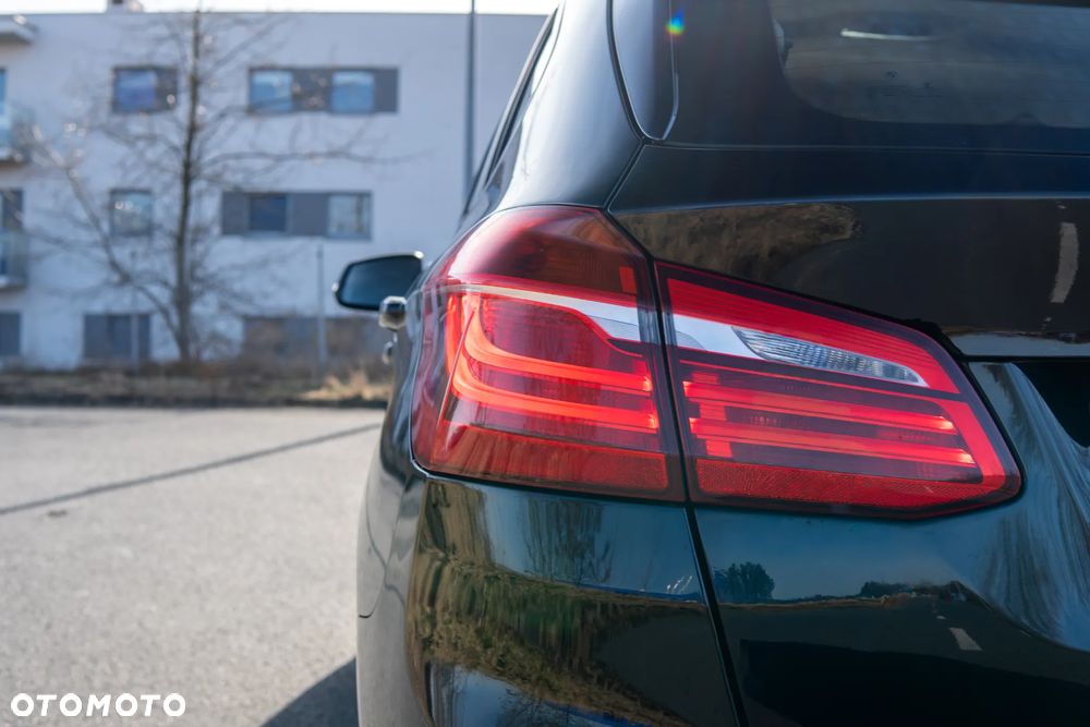 BMW Seria 2 218i Sport Line - 34