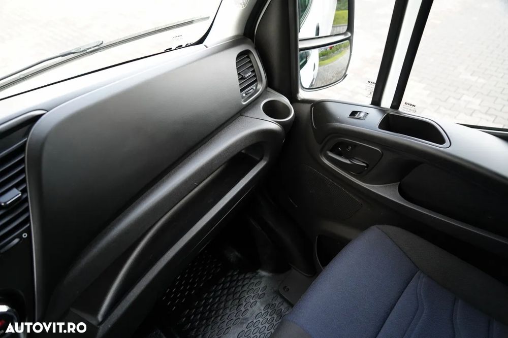 Iveco DAILY 35-160 / 4.2 M CONTAINER / LIFT / TWIN GVWR: 3500 KG / 2022 - 31