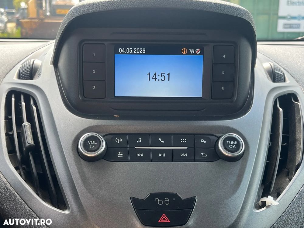 Ford Transit Courier - 16