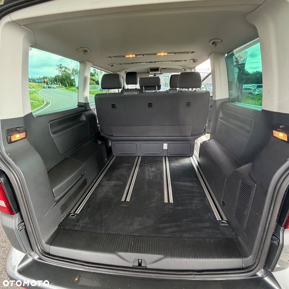 Volkswagen Multivan - 22