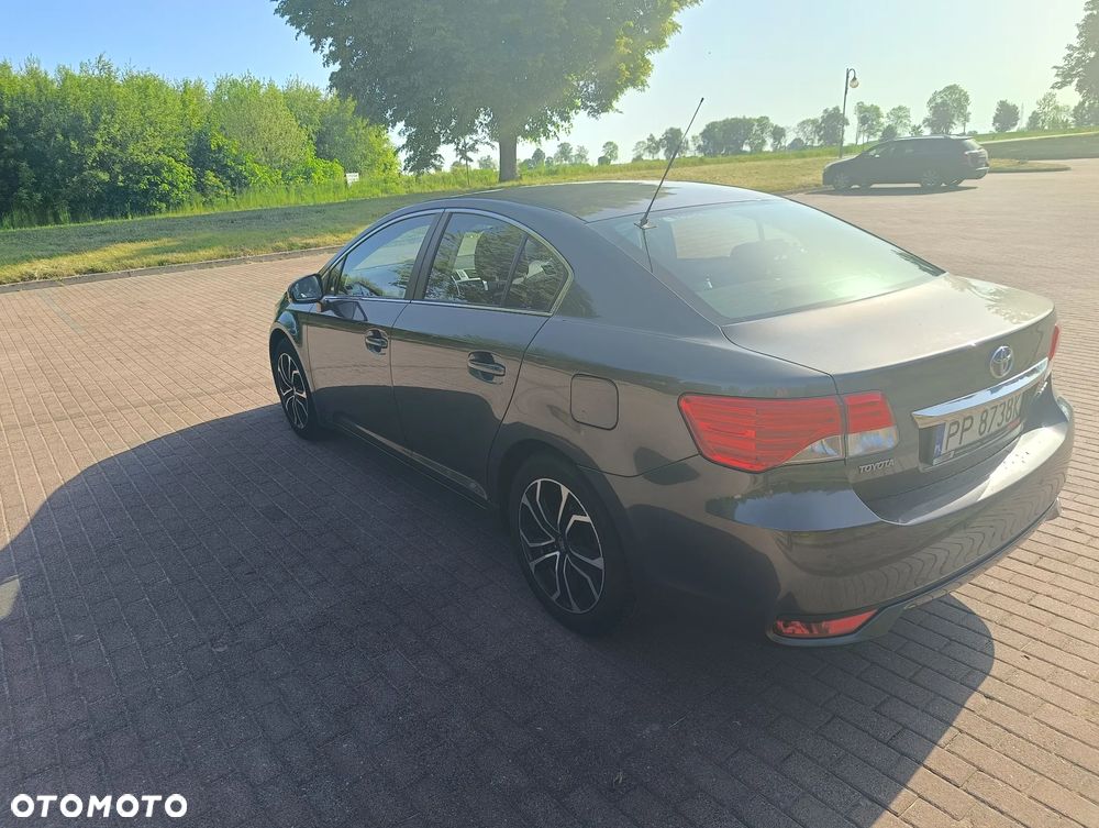 Toyota Avensis 2.2 D-4D Sol - 3
