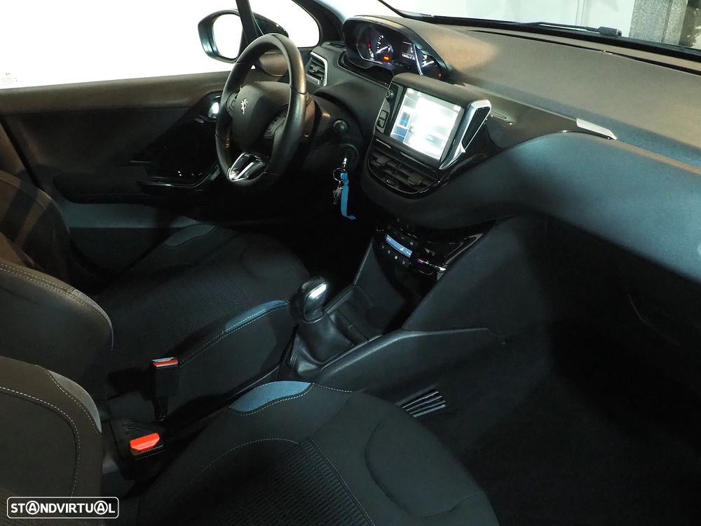Peugeot 208 82 VTI Allure - 14