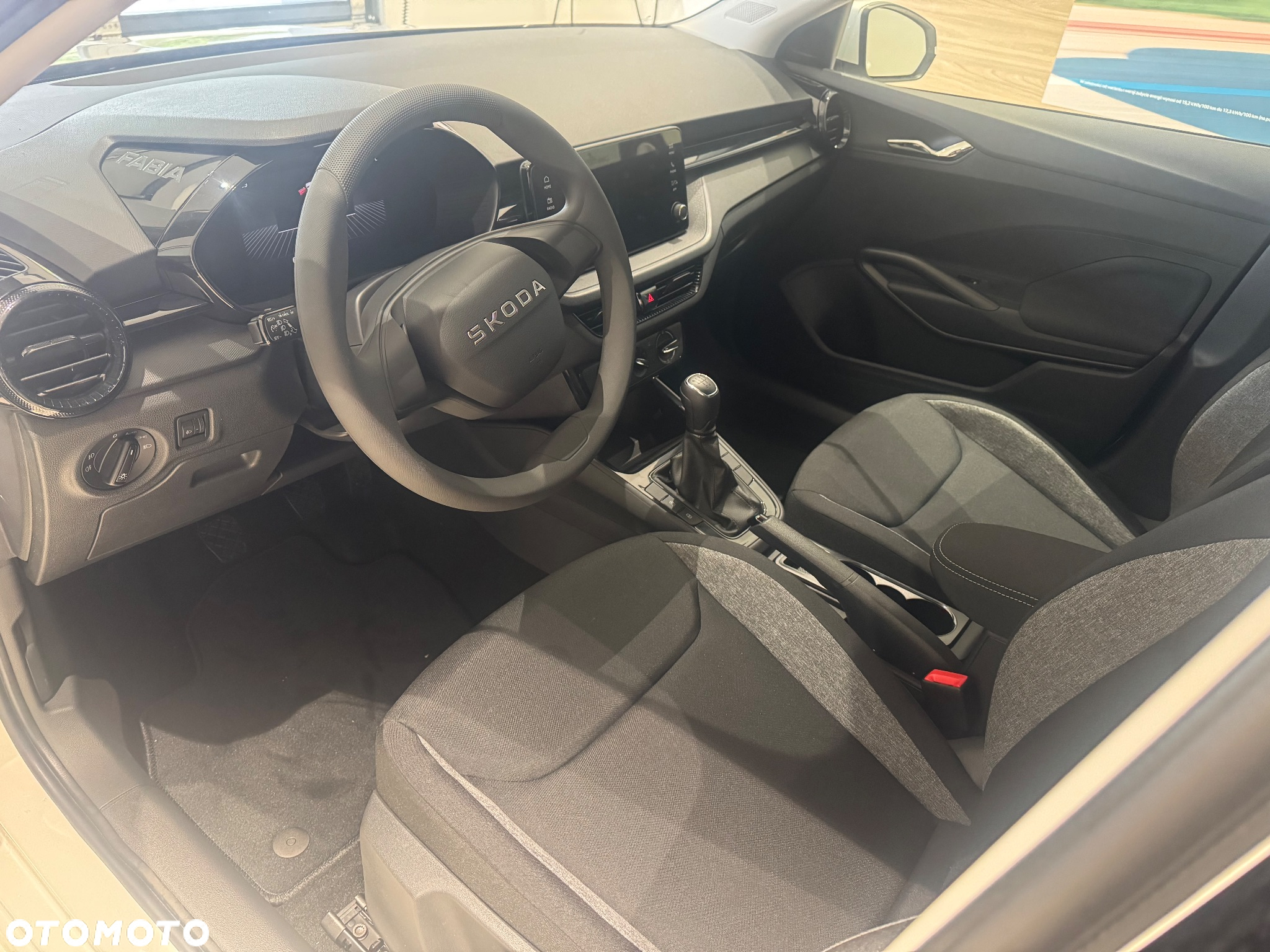 Skoda Fabia 1.0 Essence - 5
