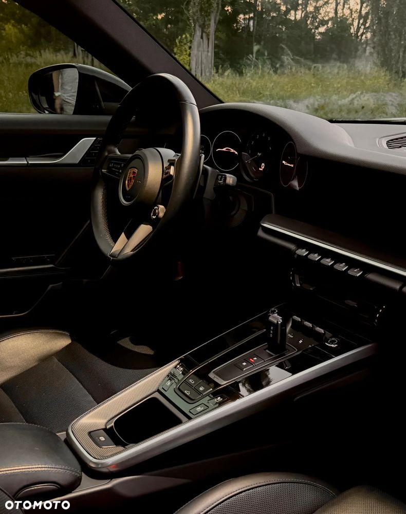 Porsche 911 Carrera 4S - 29