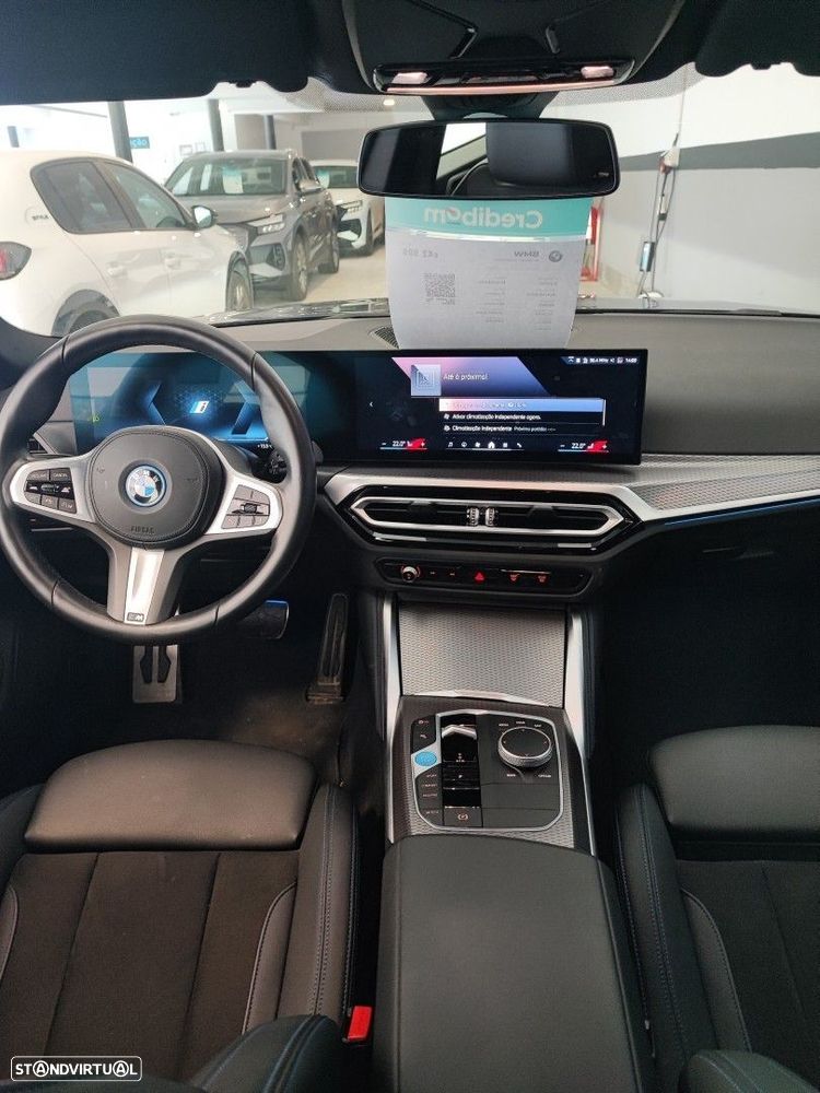 BMW i4 eDrive40 Desportiva M - 13