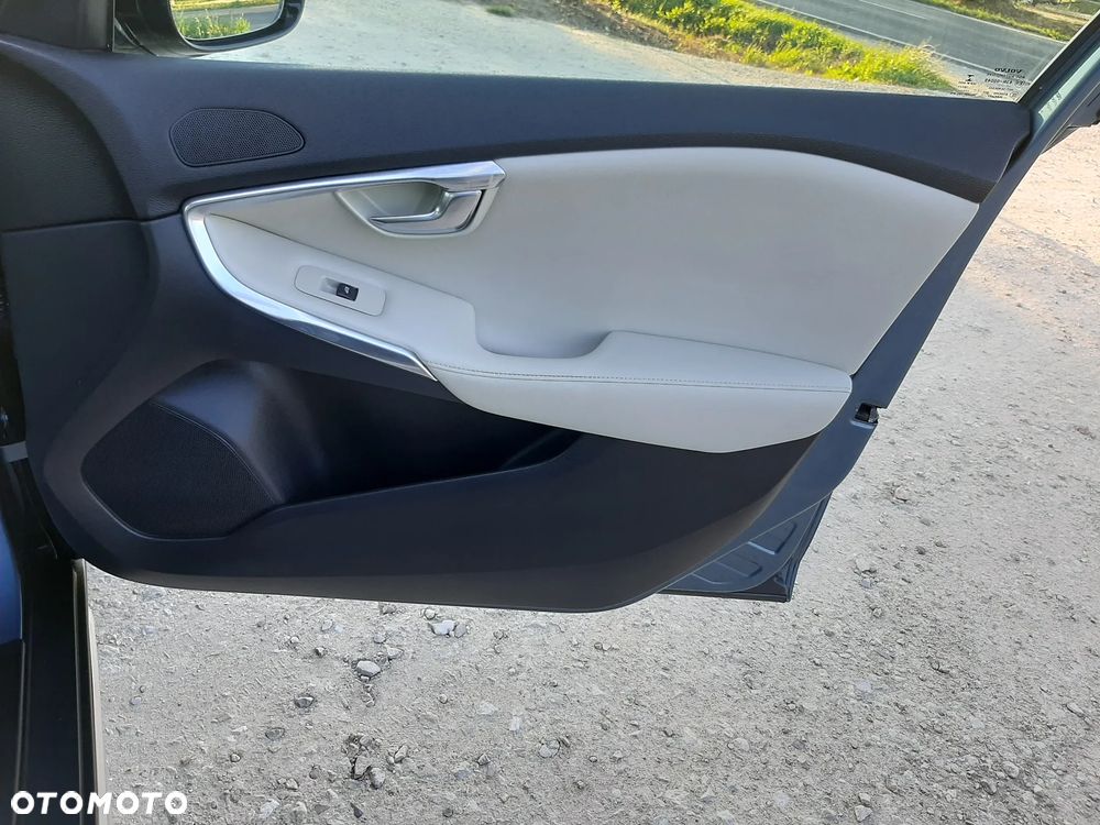 Volvo V40 Cross Country D2 - 33