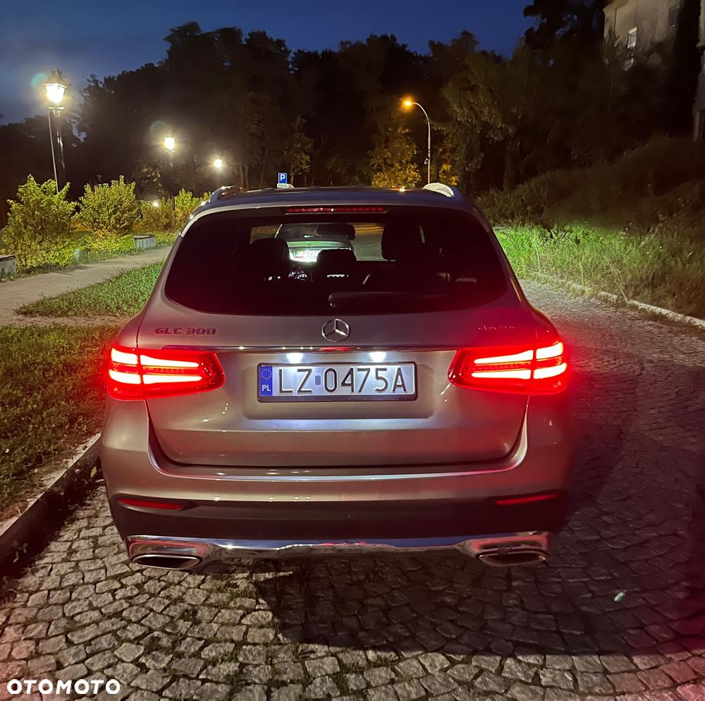 Mercedes-Benz GLC 300 4Matic 9G-TRONIC Exclusive - 7