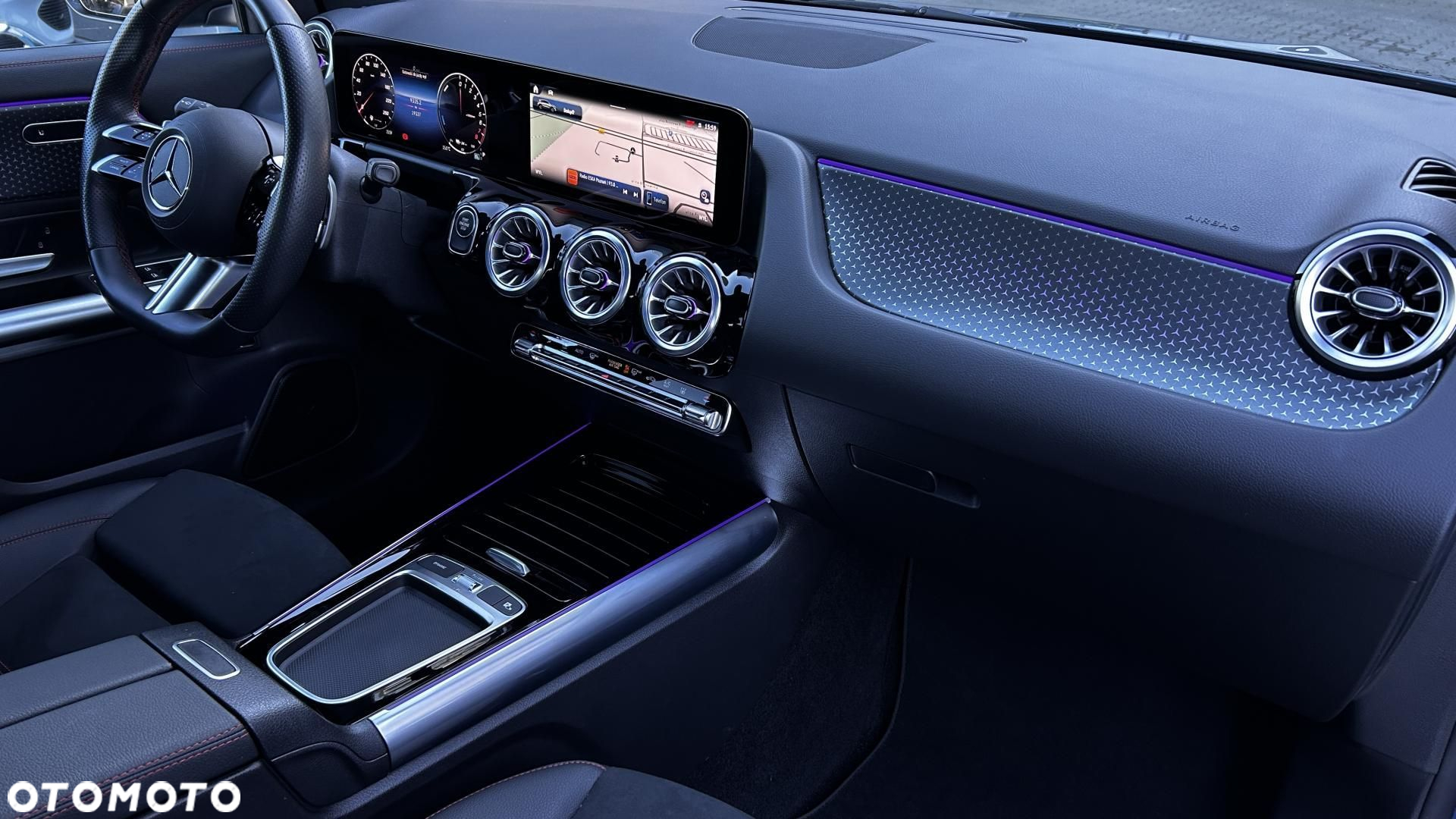 Mercedes-Benz GLA - 21