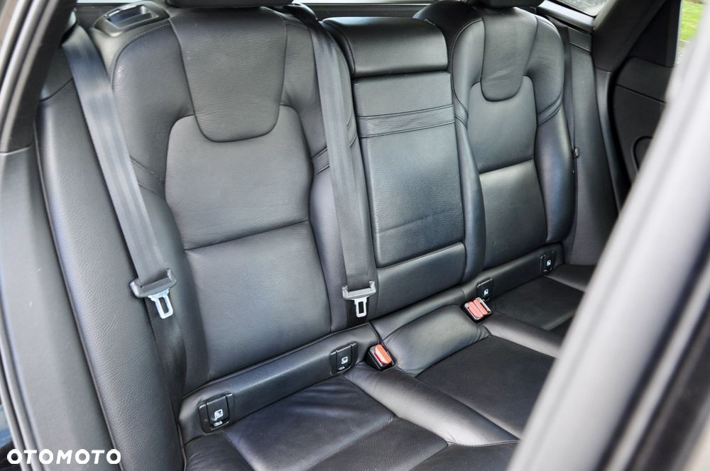 Volvo XC 60 D3 Momentum - 21