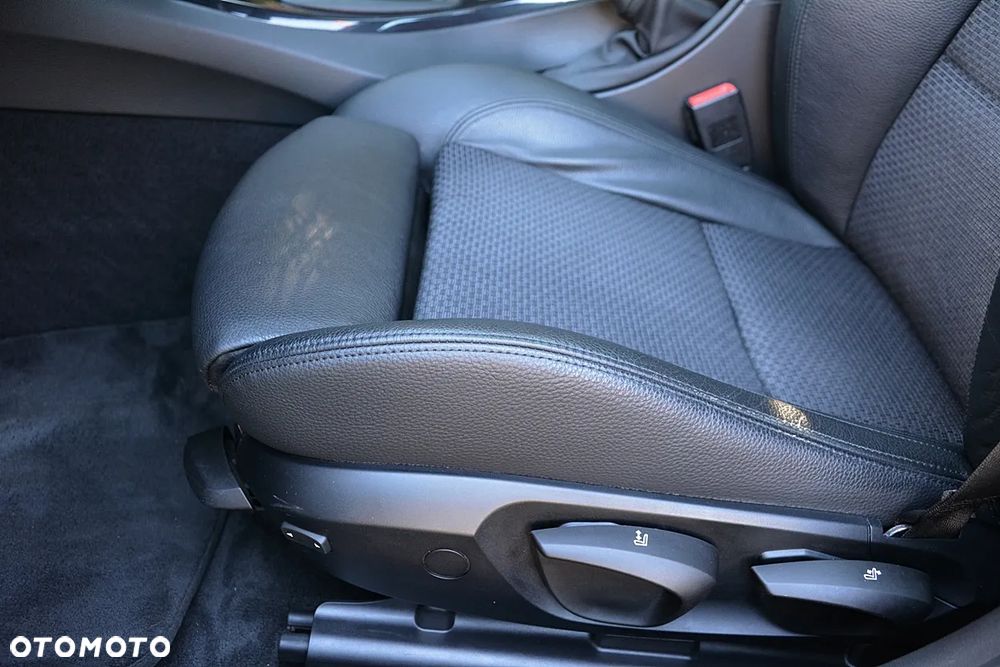 BMW Seria 3 318d DPF Edition Exclusive - 22