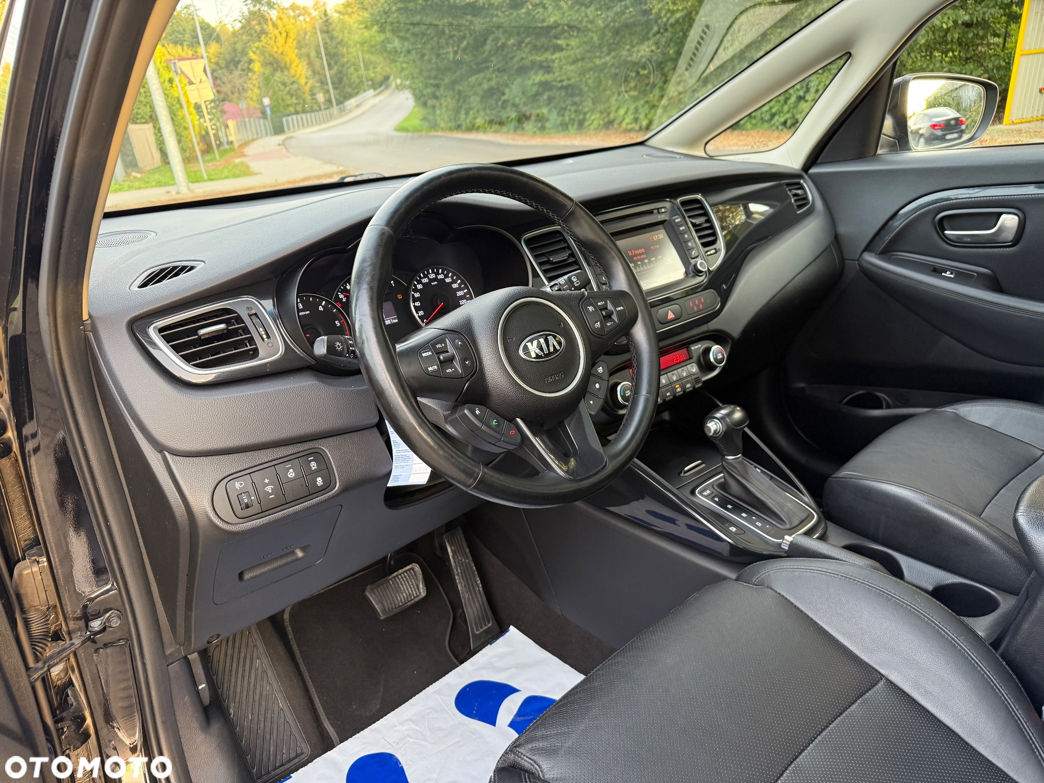 Kia Carens 1.7 CRDi XL 7os - 22
