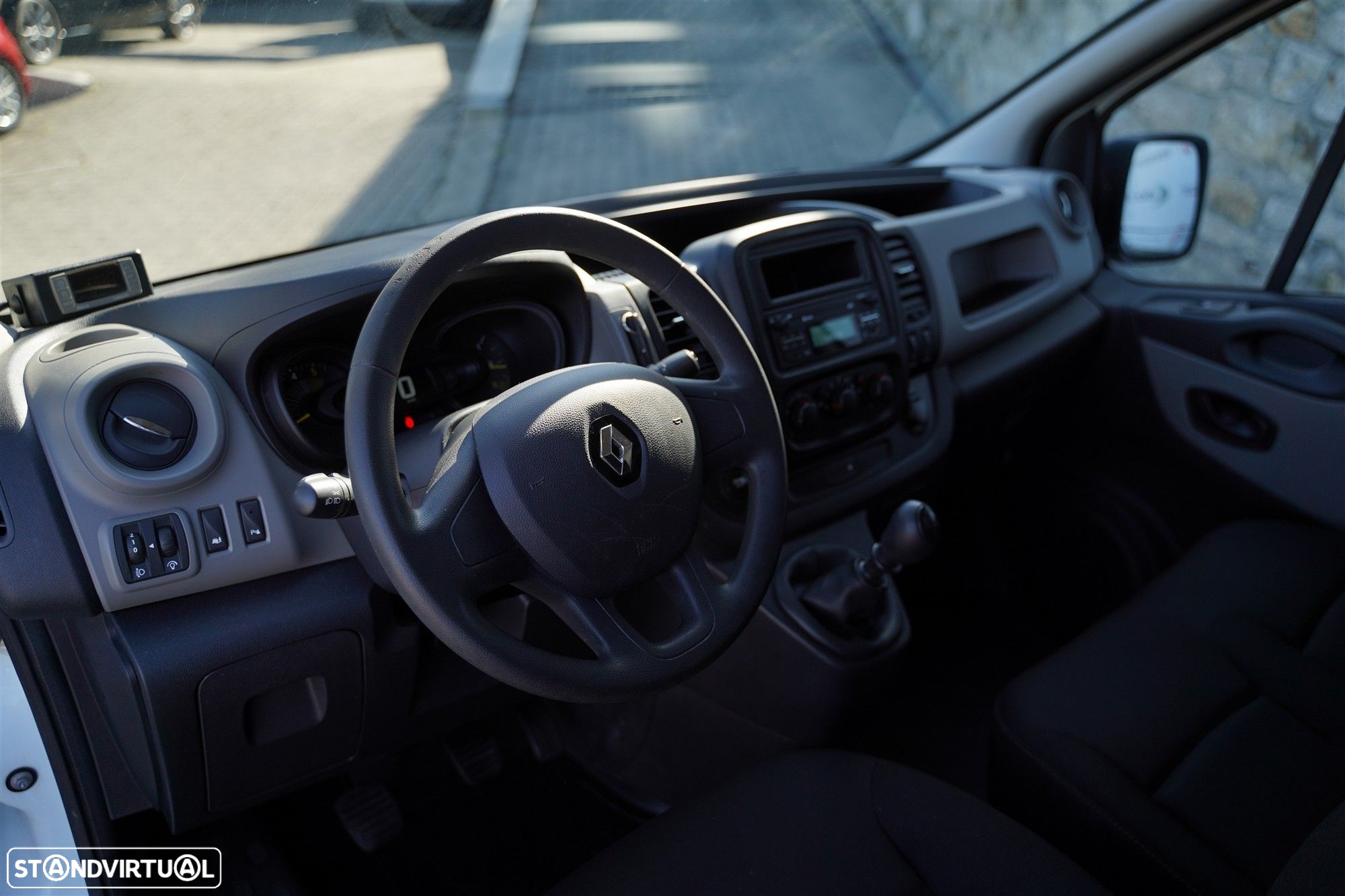 Renault Trafic 1.6 dCi L2H1 1.2T COM ISOLAMENTO TÉRMICO E FRIO - 20