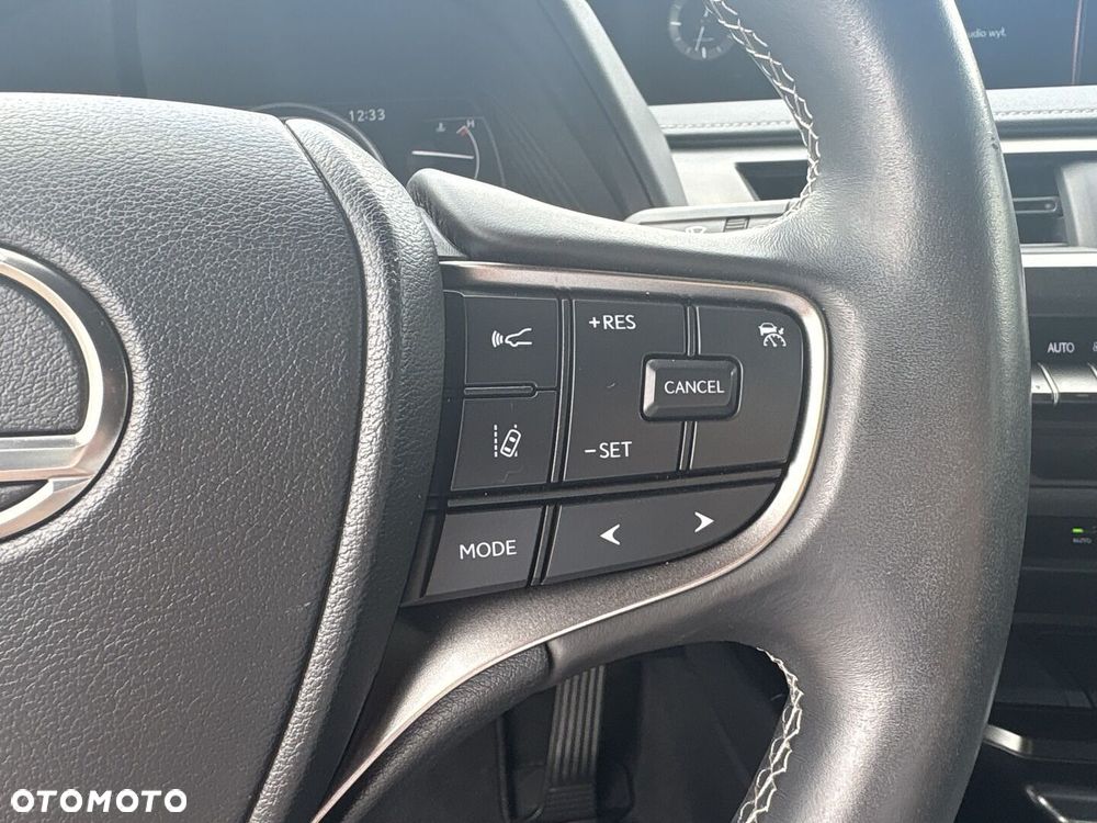 Lexus UX - 26