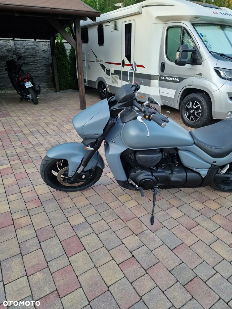 Suzuki Intruder - 9