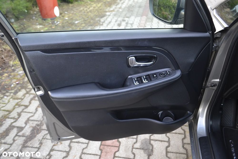 Kia Carens 1.7 CRDi Business Line 7os - 14