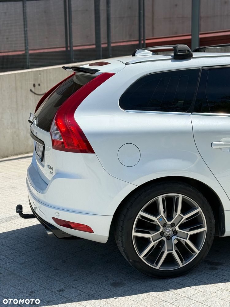 Volvo XC 60 D5 AWD Summum - 11