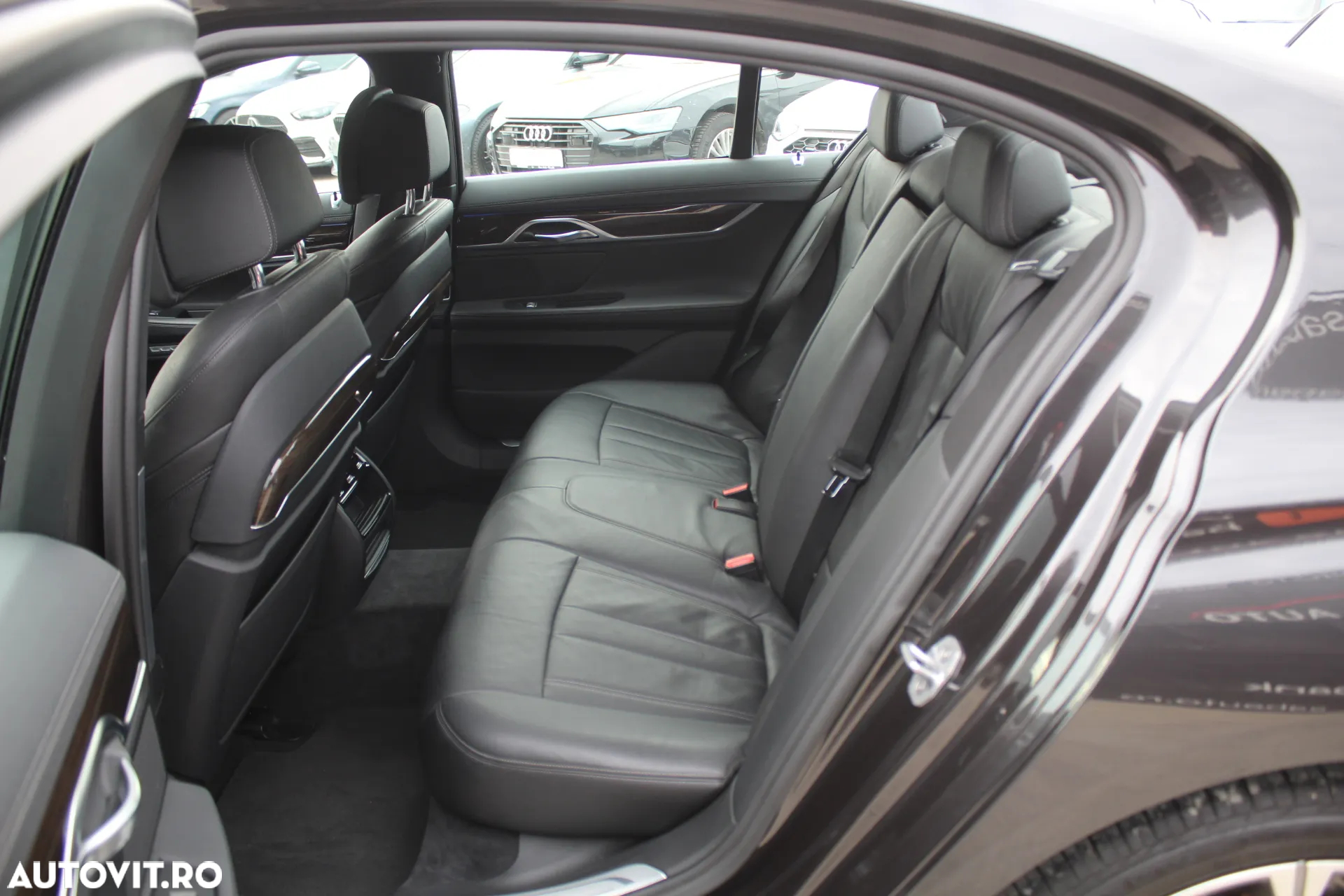 BMW Seria 7 730d xDrive - 23