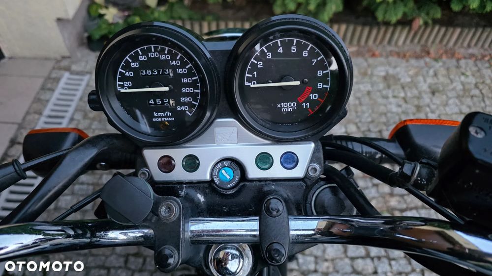 Suzuki GSX - 17