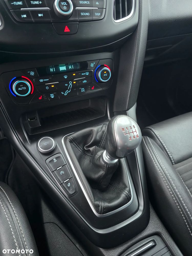 Ford Focus 2.0 EcoBoost ST mit Leder-Exclusiv-Paket - 22