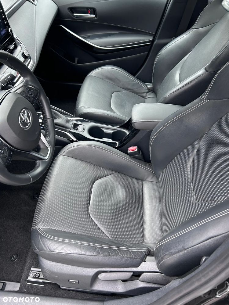 Toyota Corolla 2.0 Hybrid Executive - 10