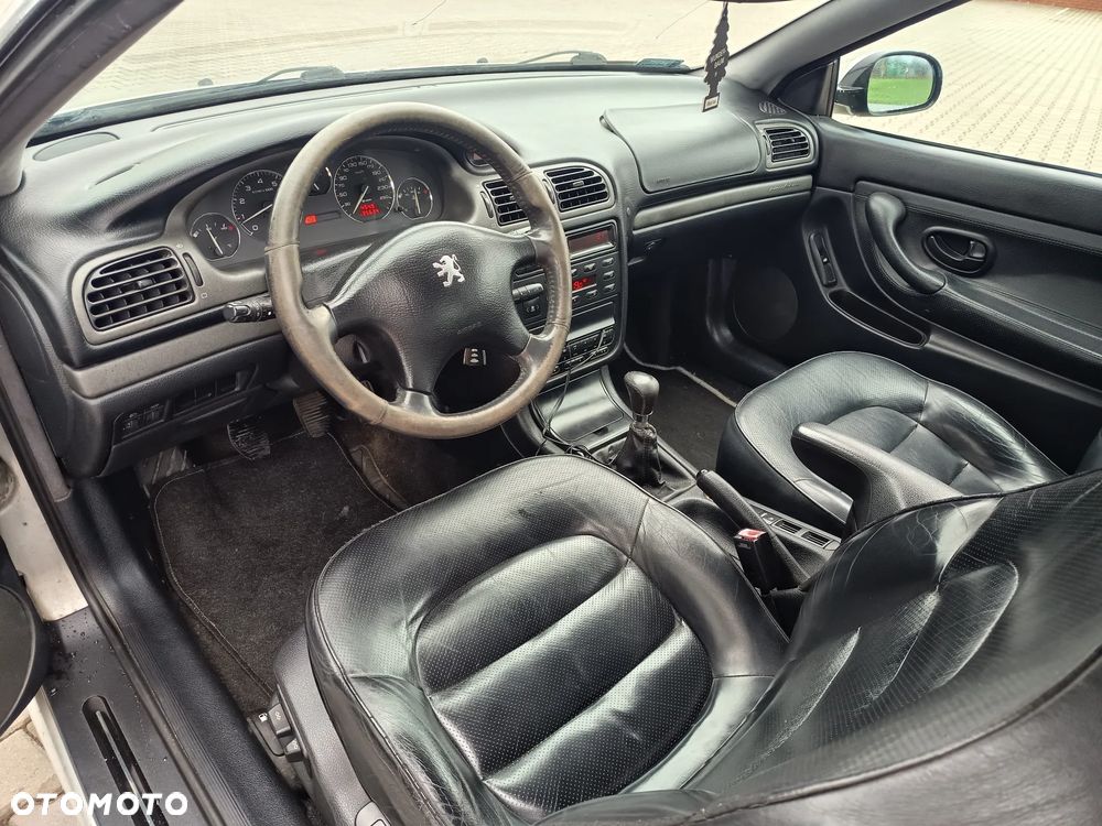Peugeot 406 Coupe 3.0 V6 Platinum - 12